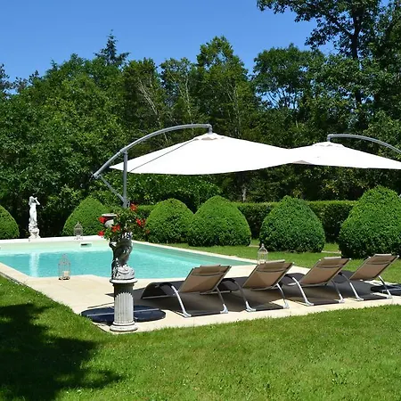 Chateau De Peufeilhoux Bed & Breakfast Vallon-en-Sully